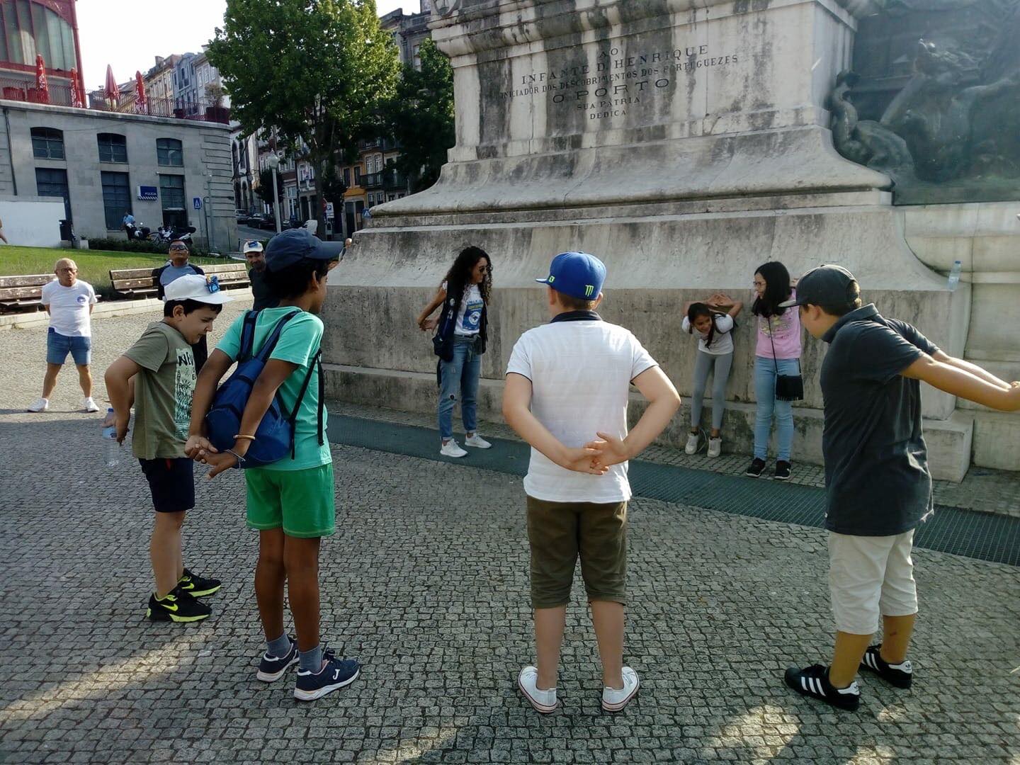 Terceira (C) Idade leva idosos a Caminhar +